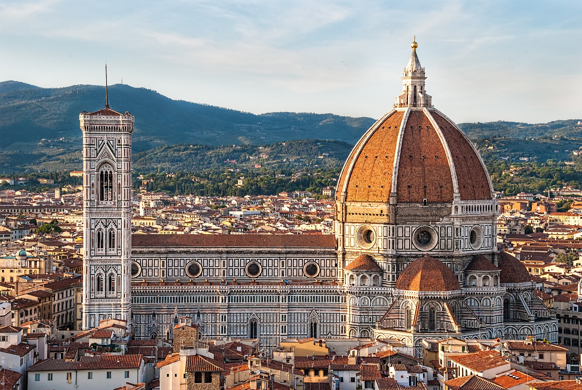 Piazza del Duomo with Florence Cathedral — Florence, Italy